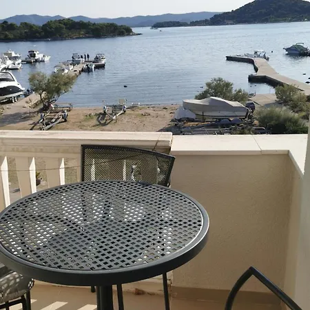 By The Sea A3 Apartment Murter